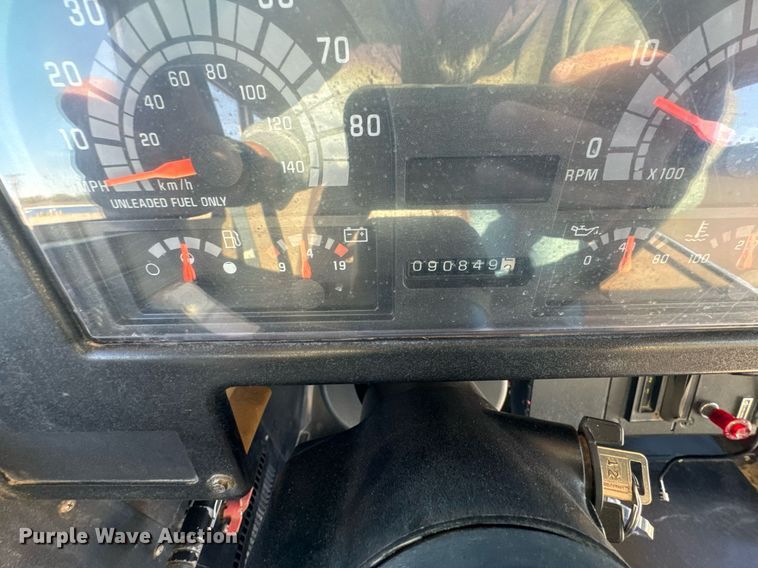 image for item DX3710 1998 Chevrolet B7 Bluebird school bus