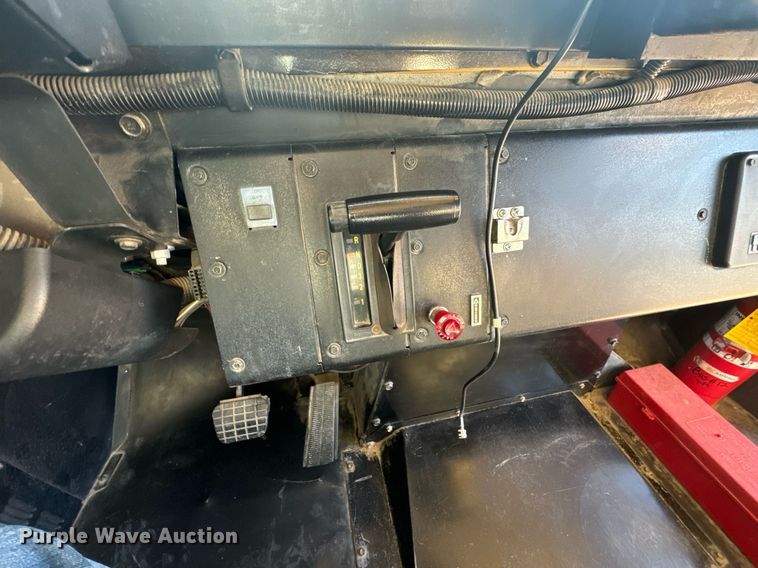 image for item DX3710 1998 Chevrolet B7 Bluebird school bus