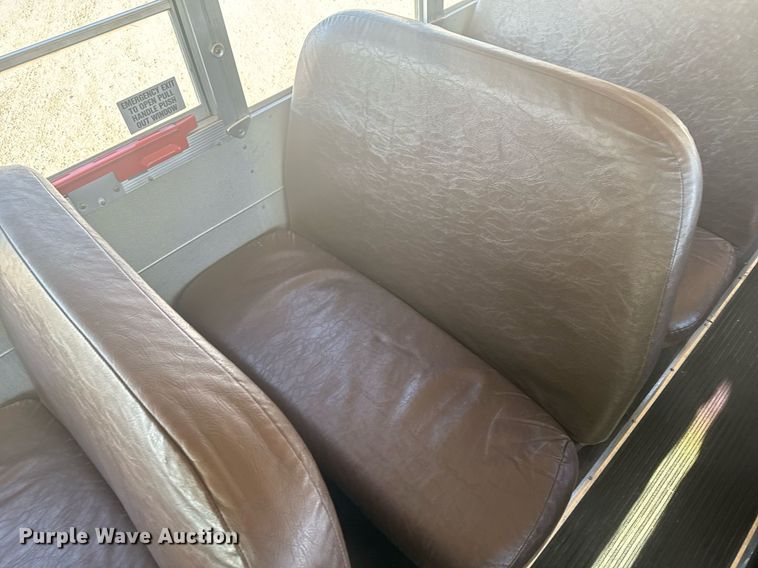 image for item DX3710 1998 Chevrolet B7 Bluebird school bus