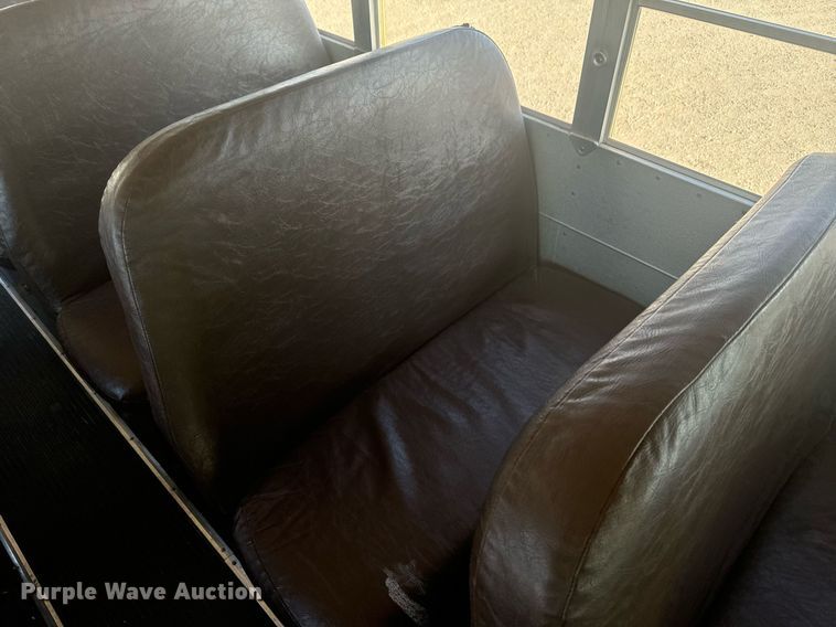 image for item DX3710 1998 Chevrolet B7 Bluebird school bus