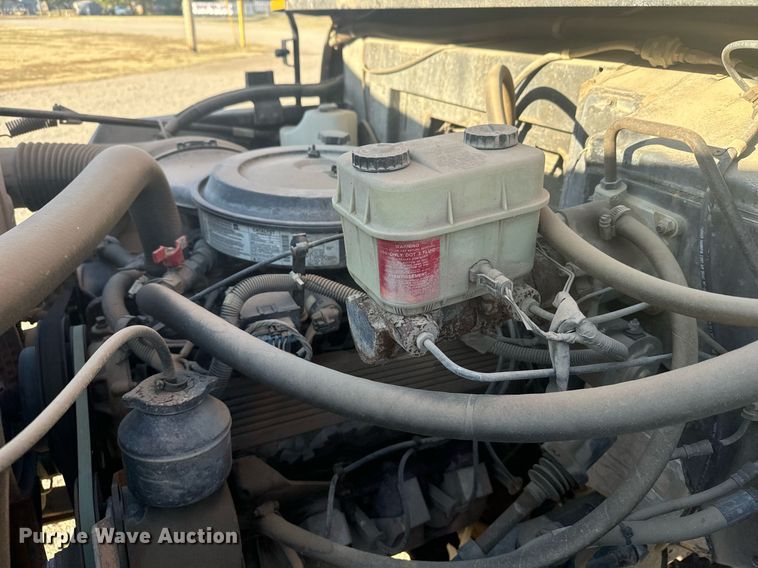 image for item DX3710 1998 Chevrolet B7 Bluebird school bus