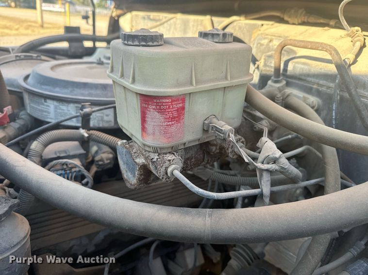 image for item DX3710 1998 Chevrolet B7 Bluebird school bus