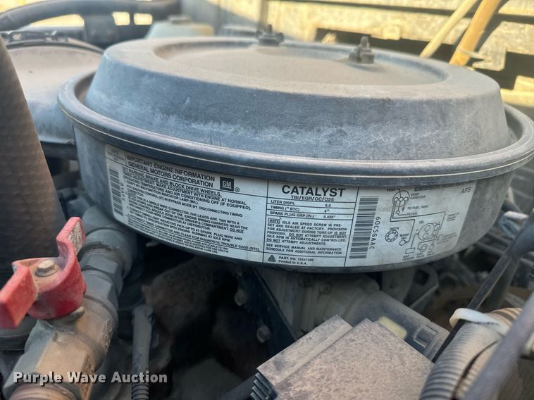 image for item DX3710 1998 Chevrolet B7 Bluebird school bus