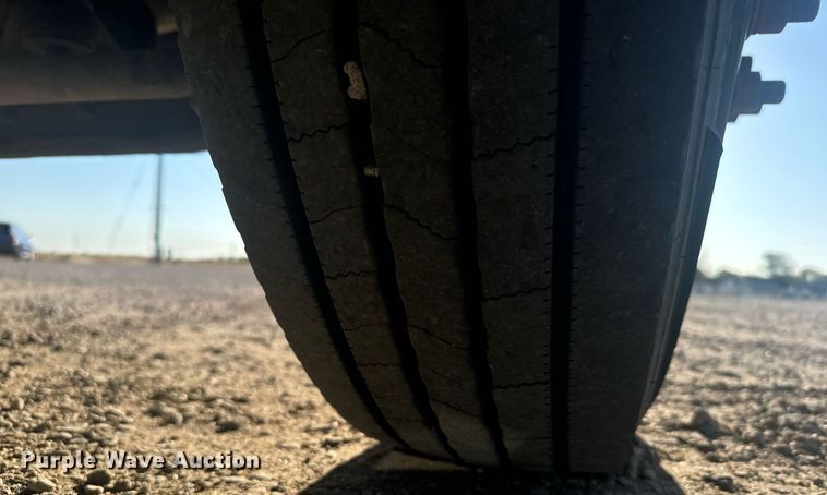 image for item DX3710 1998 Chevrolet B7 Bluebird school bus