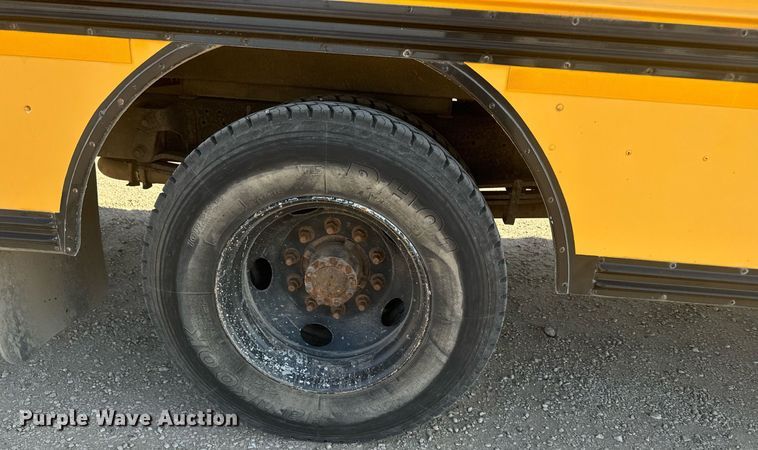 image for item DX3710 1998 Chevrolet B7 Bluebird school bus