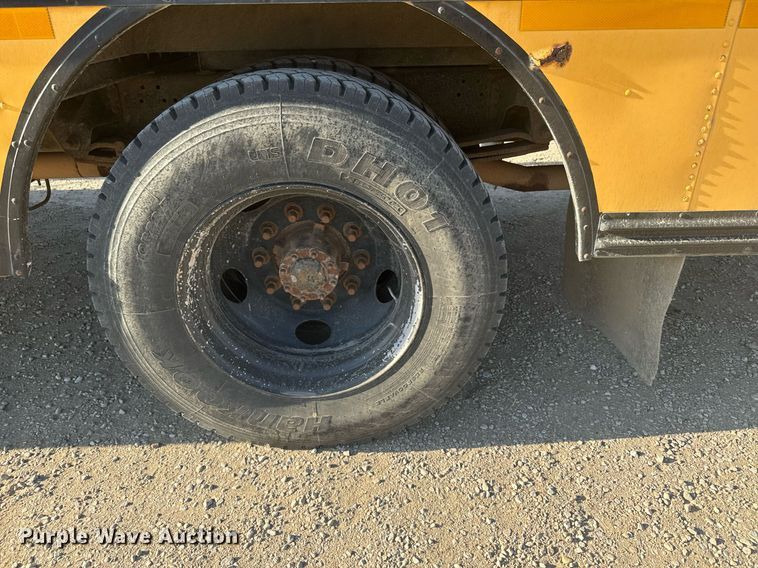 image for item DX3710 1998 Chevrolet B7 Bluebird school bus