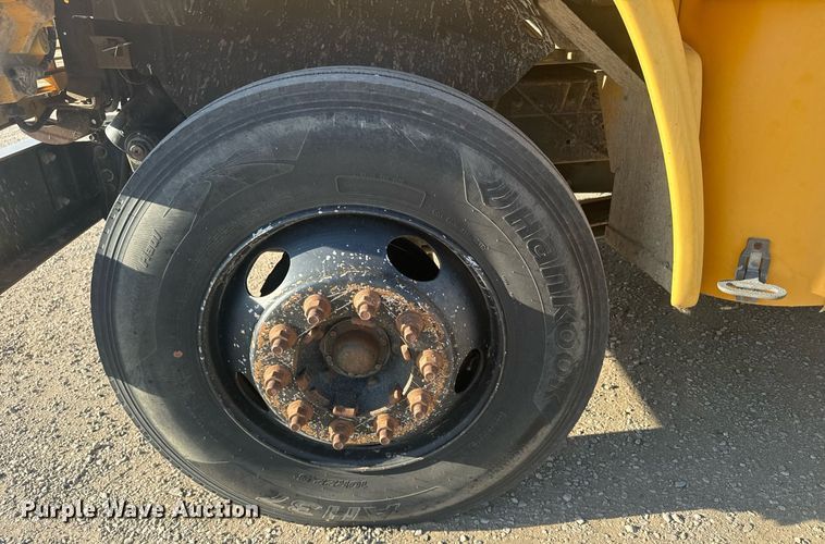 image for item DX3710 1998 Chevrolet B7 Bluebird school bus