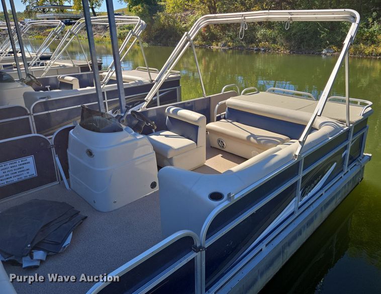 image for item EE8610 2016 Playcraft Clipper  pontoon boat