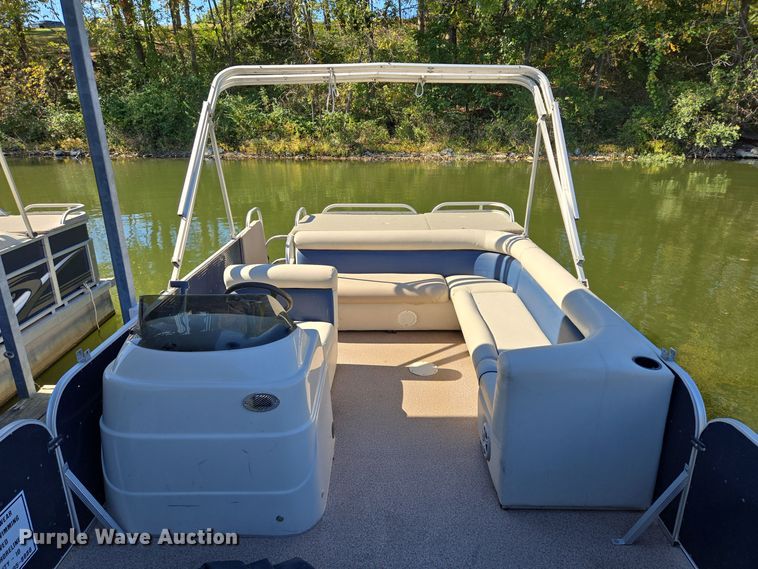 image for item EE8610 2016 Playcraft Clipper  pontoon boat