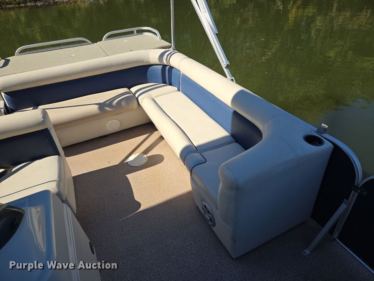 image for item EE8610 2016 Playcraft Clipper  pontoon boat