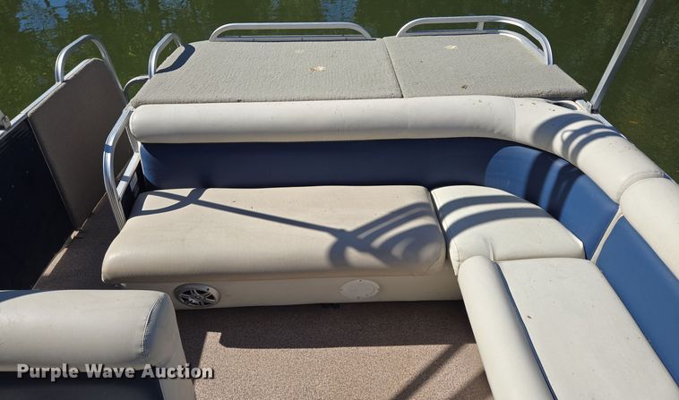 image for item EE8610 2016 Playcraft Clipper  pontoon boat