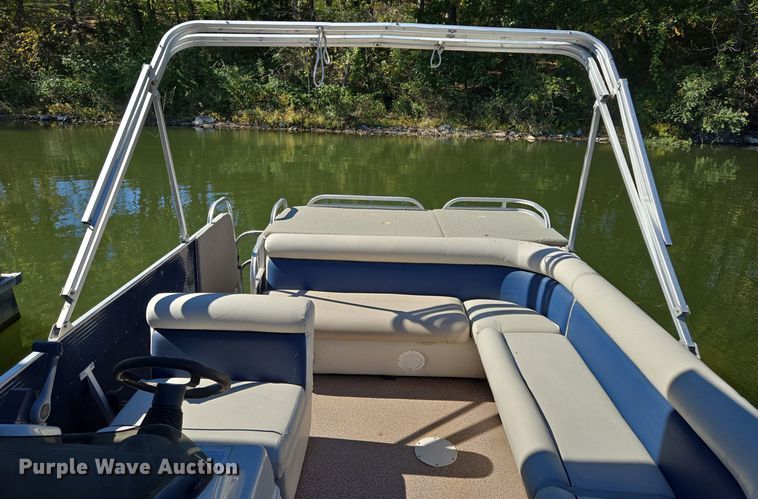 image for item EE8610 2016 Playcraft Clipper  pontoon boat