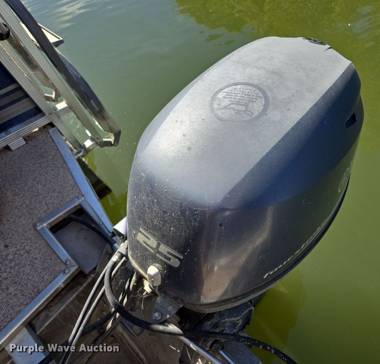 image for item EE8610 2016 Playcraft Clipper  pontoon boat