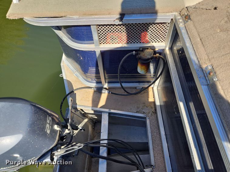 image for item EE8610 2016 Playcraft Clipper  pontoon boat