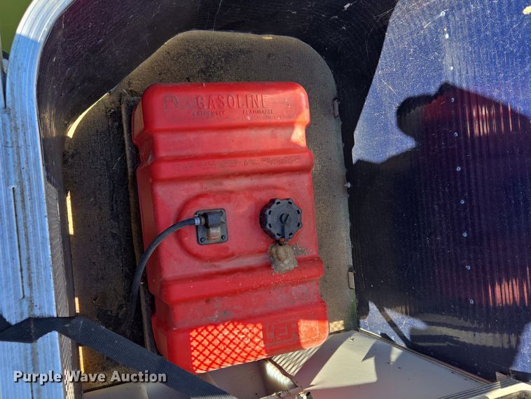 image for item EE8610 2016 Playcraft Clipper  pontoon boat