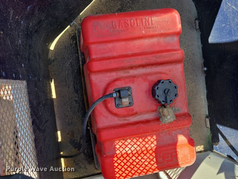 image for item EE8610 2016 Playcraft Clipper  pontoon boat