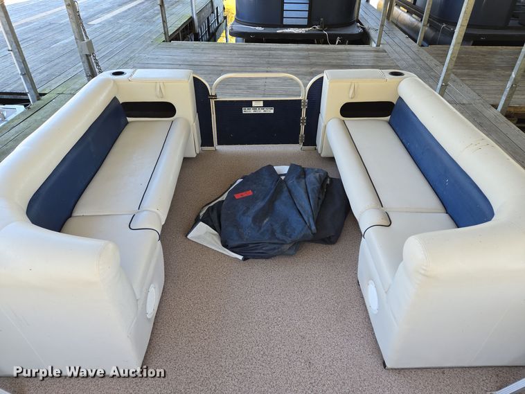 image for item EE8611 2016 Playcraft Clipper  pontoon boat