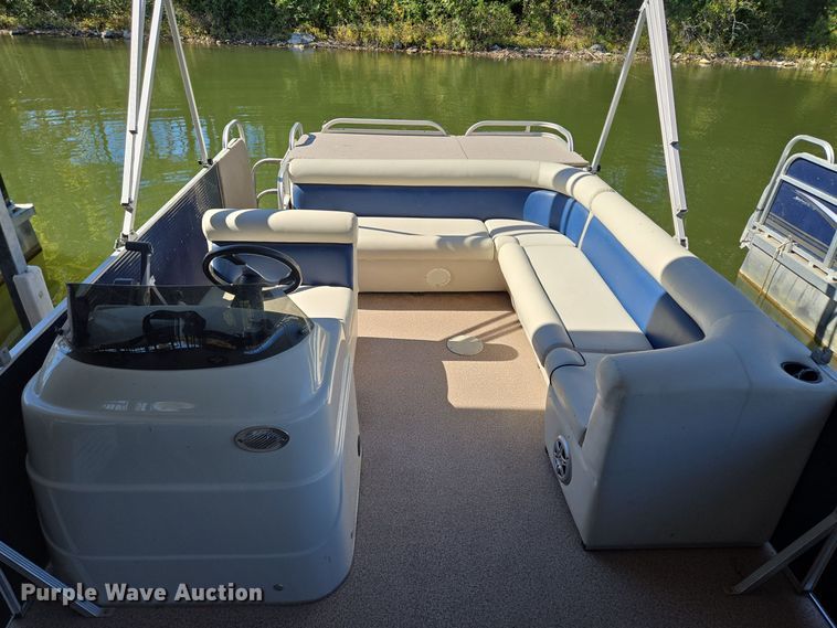 image for item EE8611 2016 Playcraft Clipper  pontoon boat