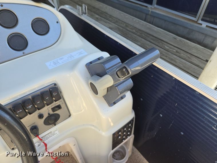 image for item EE8611 2016 Playcraft Clipper  pontoon boat