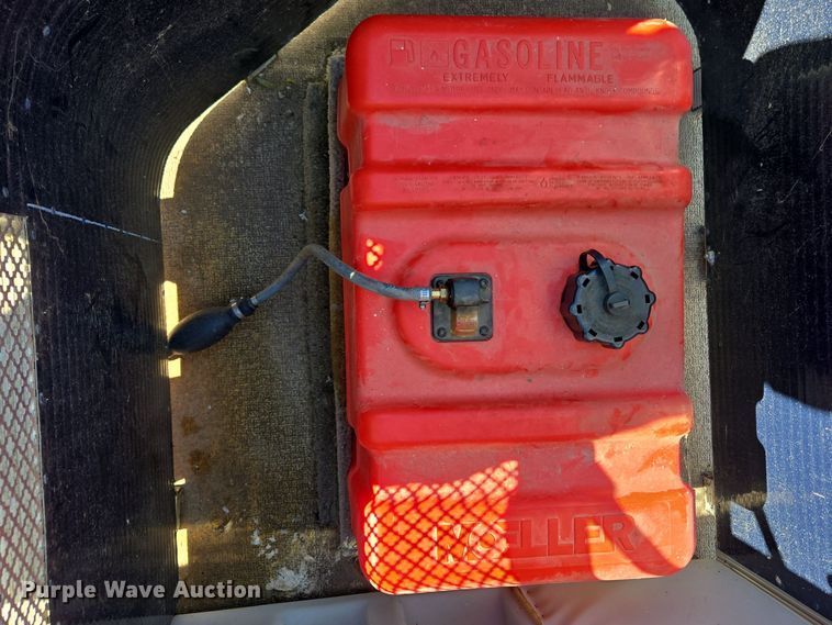 image for item EE8611 2016 Playcraft Clipper  pontoon boat