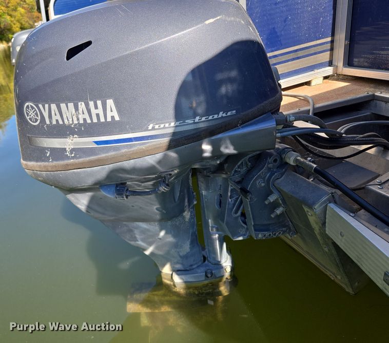 image for item EE8611 2016 Playcraft Clipper  pontoon boat