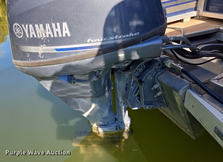 image for item EE8611 2016 Playcraft Clipper  pontoon boat