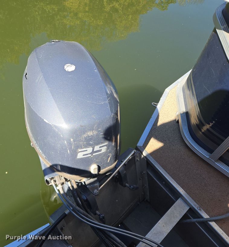 image for item EE8611 2016 Playcraft Clipper  pontoon boat