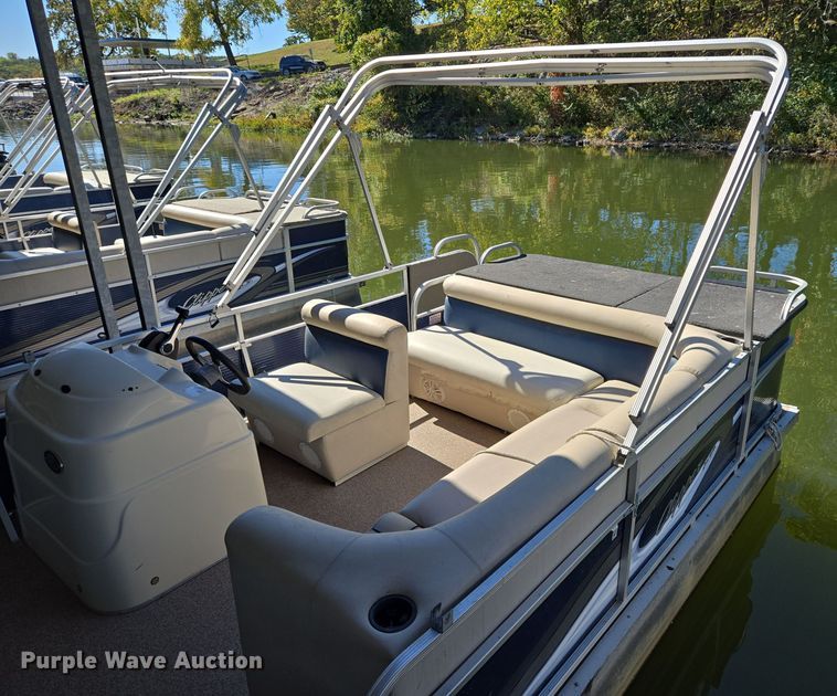 image for item EE8612 2014 Playcraft Clipper 2400  pontoon boat