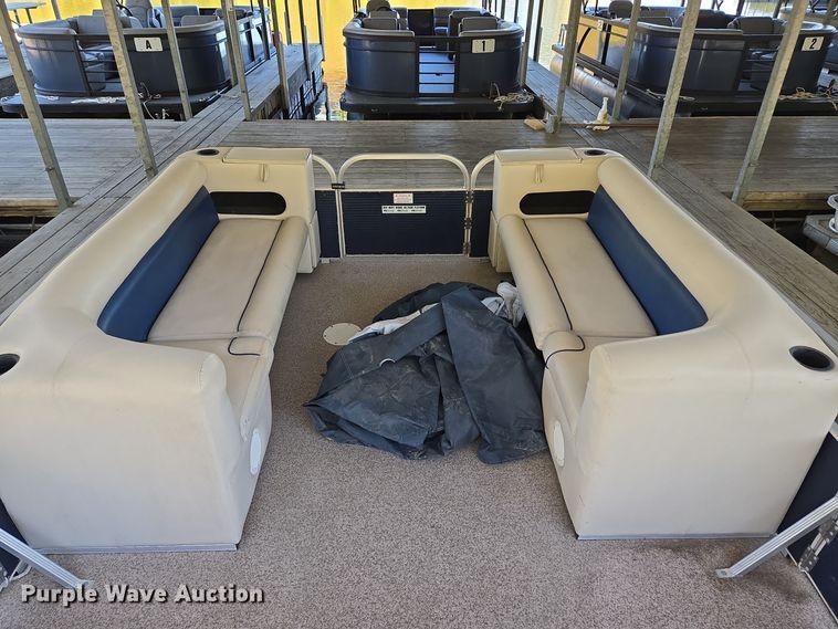 image for item EE8612 2014 Playcraft Clipper 2400  pontoon boat