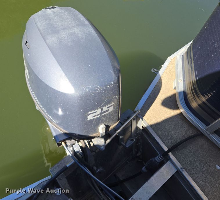 image for item EE8612 2014 Playcraft Clipper 2400  pontoon boat