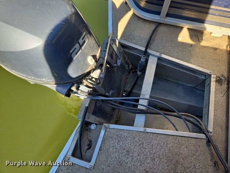 image for item EE8612 2014 Playcraft Clipper 2400  pontoon boat