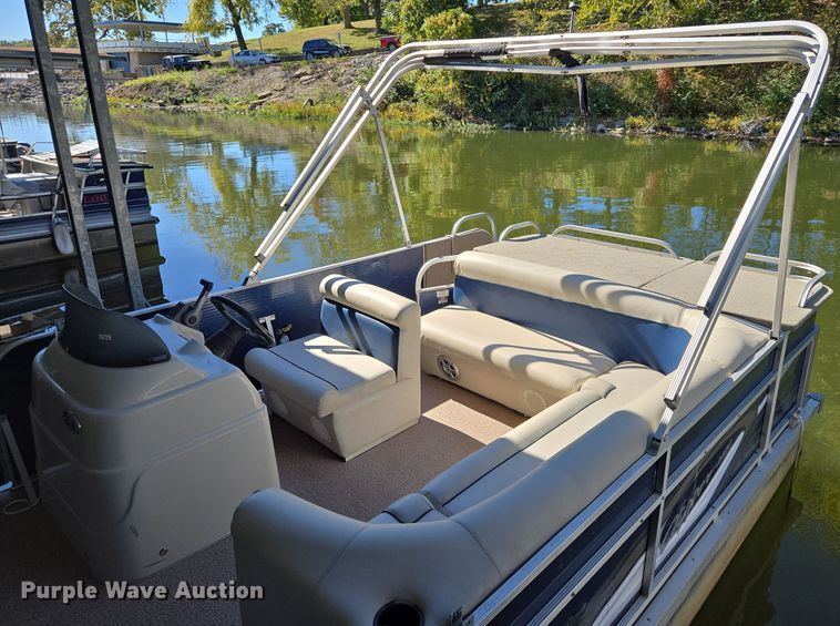 image for item EE8614 2016 Playcraft Clipper 2400 2016 pontoon boat