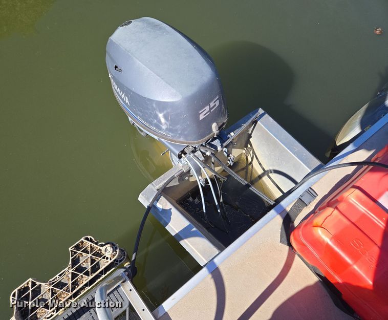 image for item EE8615 2011 South Bay  424CR LSR pontoon boat