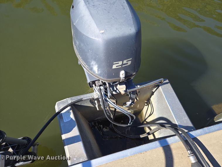 image for item EE8616 2011 South Bay  Clipper pontoon boat