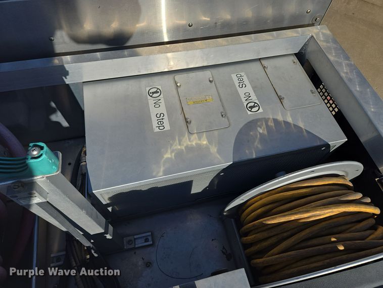 image for item EE8629 2008 Sutphen Custom Pumper  pumper fire truck