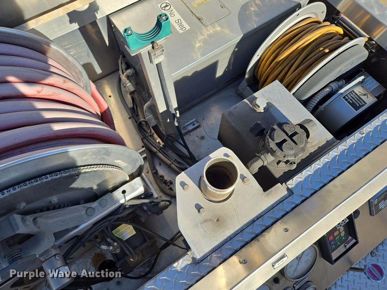 image for item EE8629 2008 Sutphen Custom Pumper  pumper fire truck