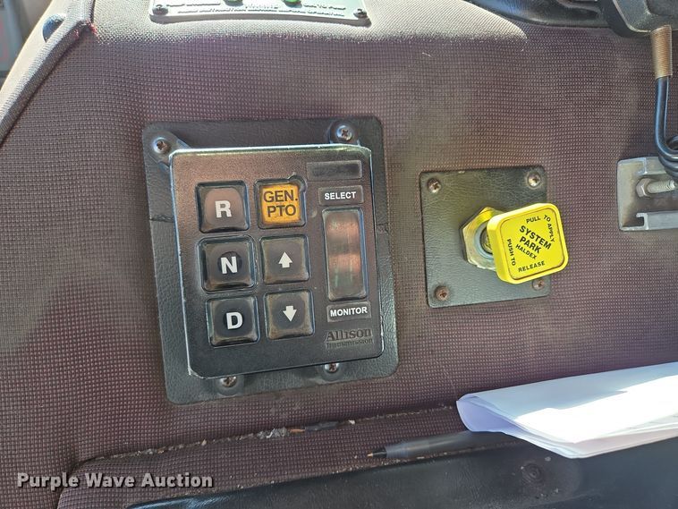 image for item EE8629 2008 Sutphen Custom Pumper  pumper fire truck