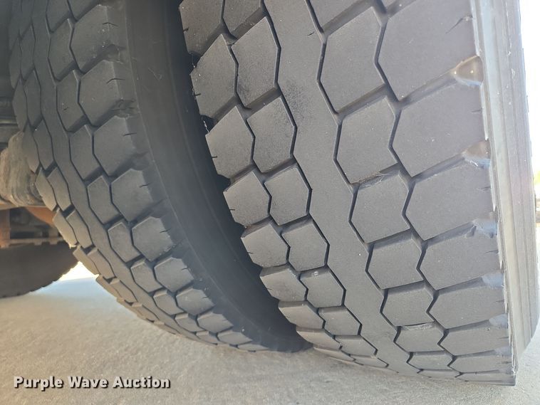 image for item EE8629 2008 Sutphen Custom Pumper  pumper fire truck