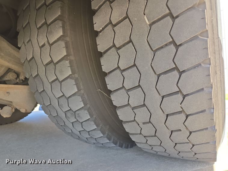 image for item EE8629 2008 Sutphen Custom Pumper  pumper fire truck