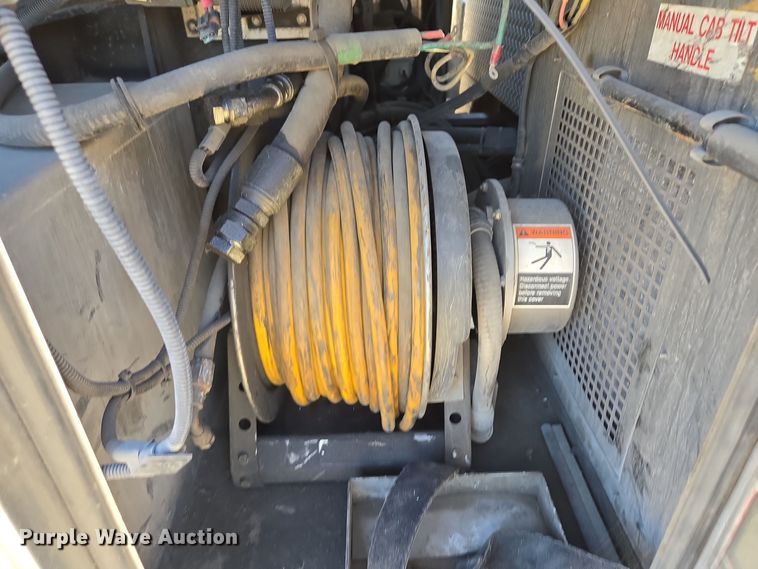 image for item EE8630 2009 Sutphen Mini Tower 75' 4 section  Quint fire truck