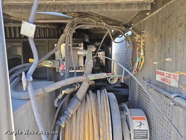 image for item EE8630 2009 Sutphen Mini Tower 75' 4 section  Quint fire truck