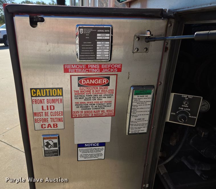 image for item EE8630 2009 Sutphen Mini Tower 75' 4 section  Quint fire truck