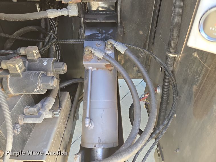 image for item EE8630 2009 Sutphen Mini Tower 75' 4 section  Quint fire truck