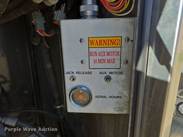 image for item EE8630 2009 Sutphen Mini Tower 75' 4 section  Quint fire truck