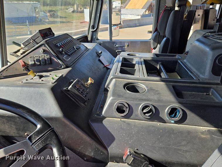 image for item EE8630 2009 Sutphen Mini Tower 75' 4 section  Quint fire truck