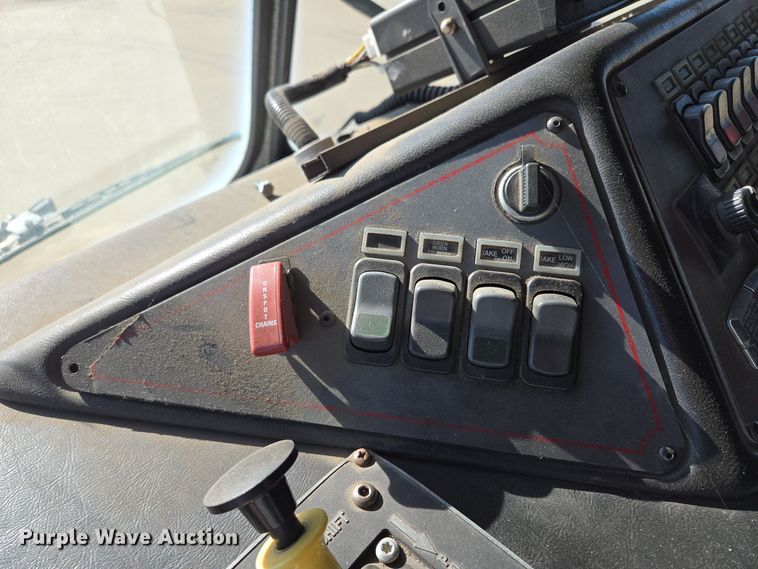 image for item EE8630 2009 Sutphen Mini Tower 75' 4 section  Quint fire truck