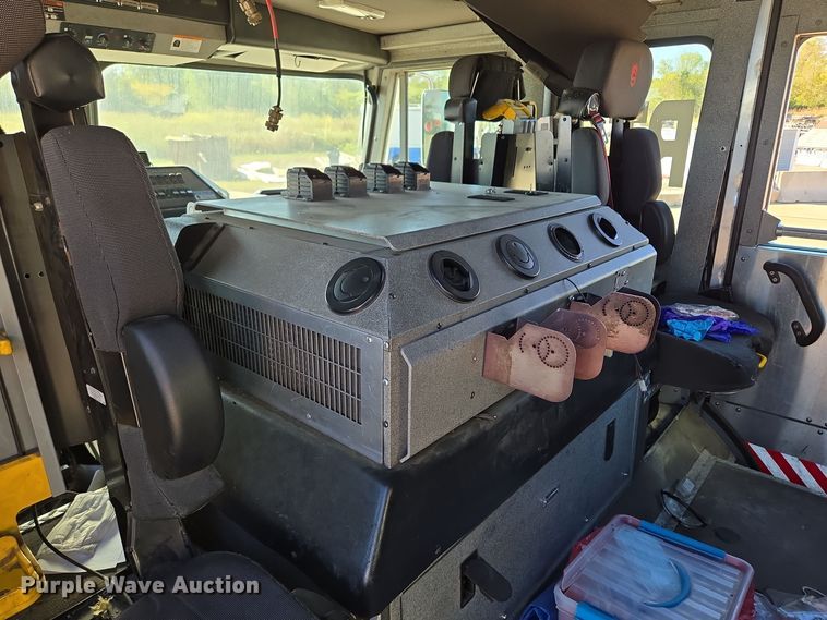 image for item EE8630 2009 Sutphen Mini Tower 75' 4 section  Quint fire truck