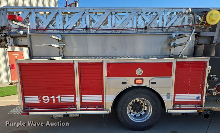 image for item EE8630 2009 Sutphen Mini Tower 75' 4 section  Quint fire truck