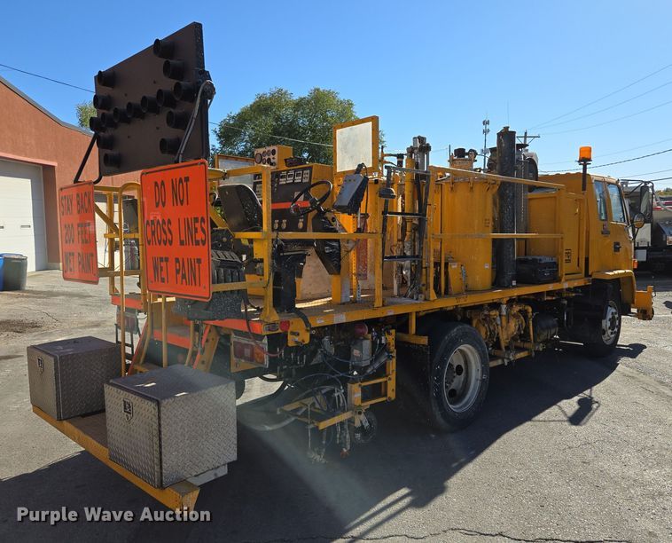 image for item EE8639 1995 GMC Forward W6 flatbed truck