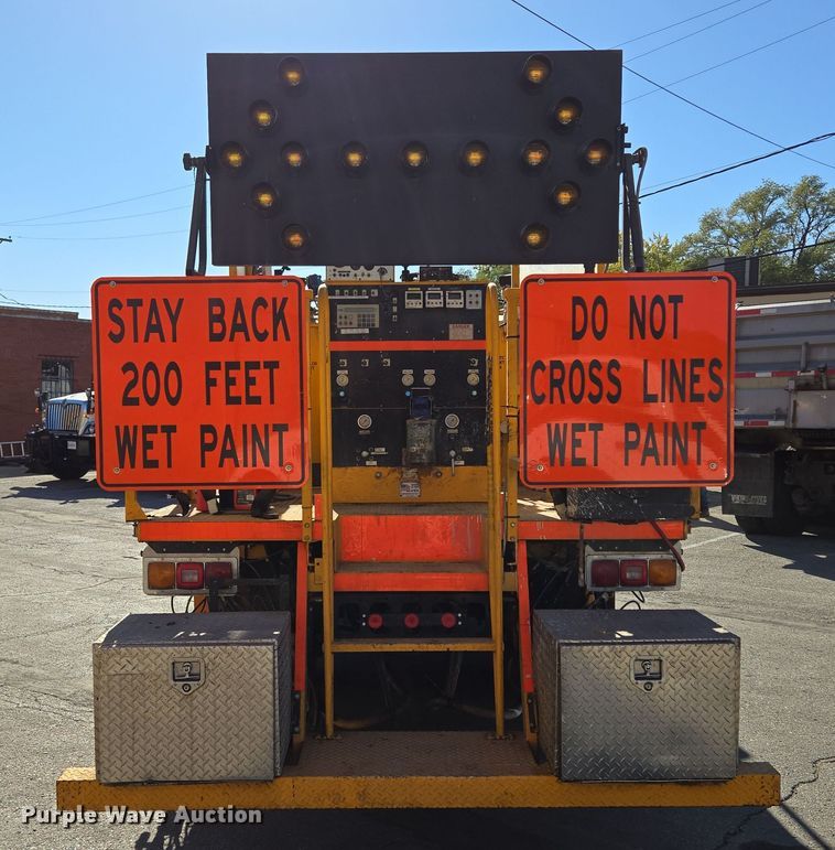 image for item EE8639 1995 GMC Forward W6 flatbed truck